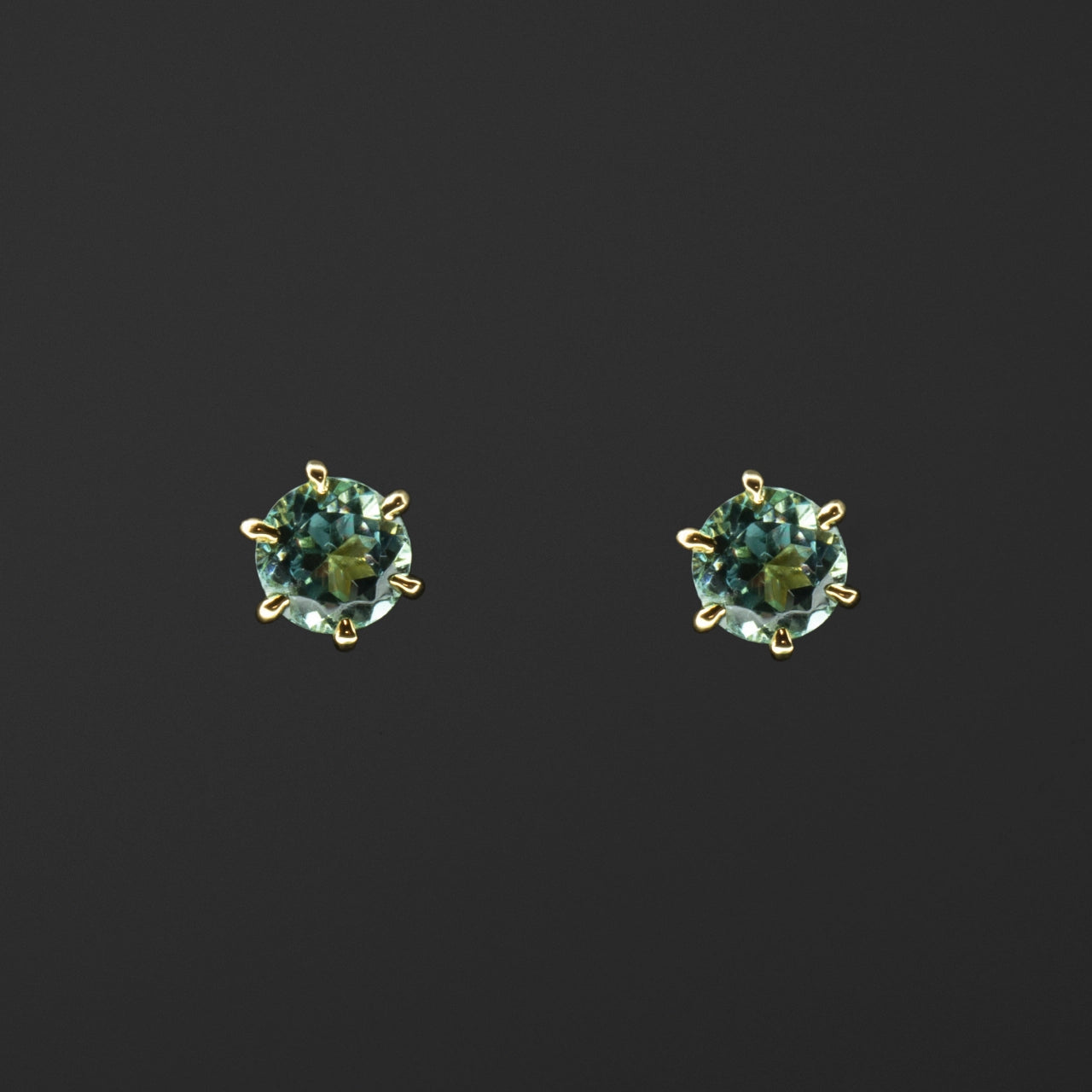 Talon Aquamarine Stud Earrings in 18 carat yellow gold