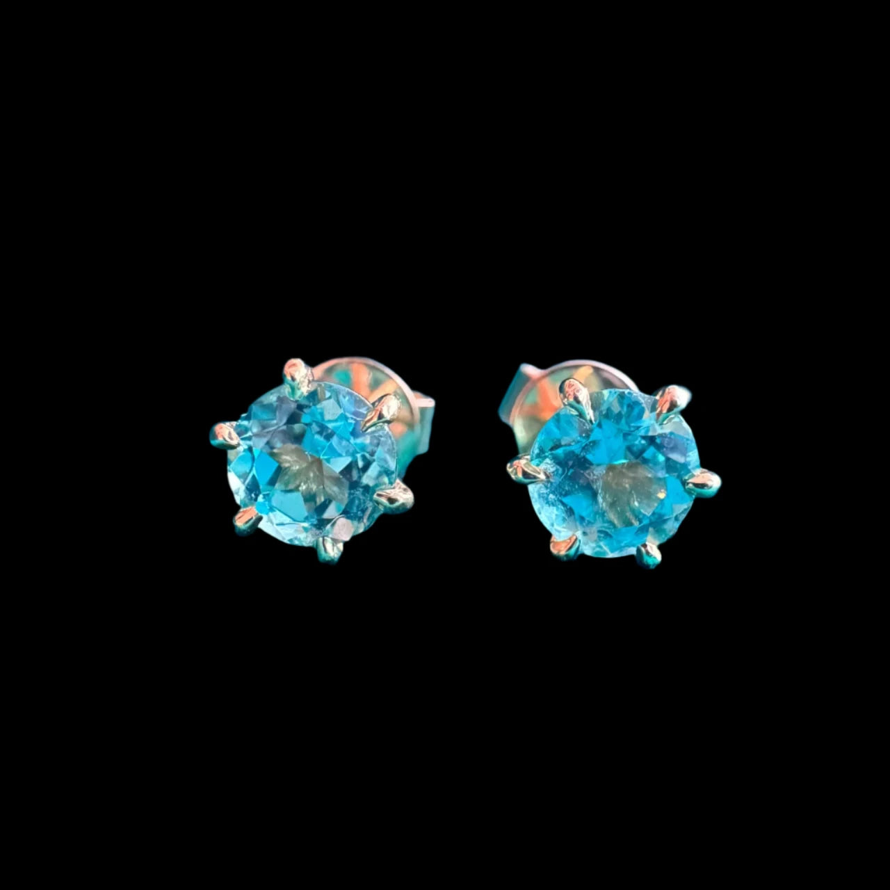 Talon Lagoon Tourmaline Stud Earrings in 18 carat Yellow Gold