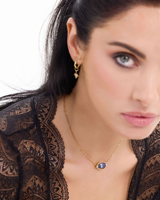 Protection pendant with Sapphire and Diamonds in 18 carat Yellow Gold